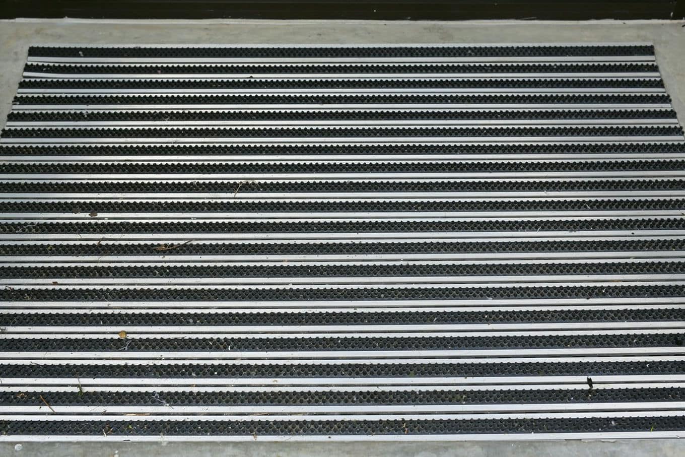 aluminiowa wycieraczka antypoślizgowa